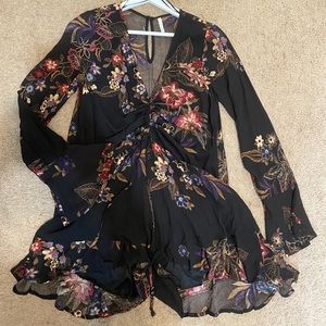 Floral romper- flare sleeves